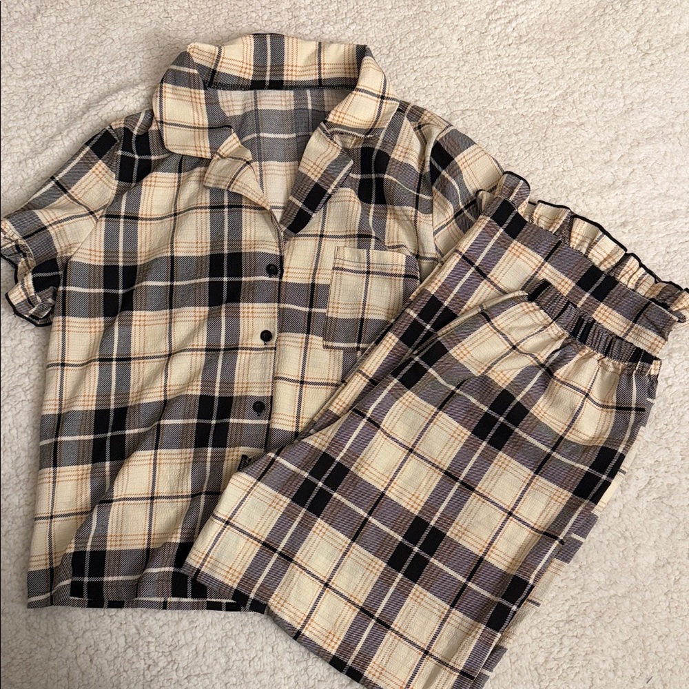 Plaid Women’s Pajamas Set - Cream and Black